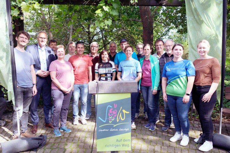 Gruppenfoto von Teilnehmer der Sternfahrt.